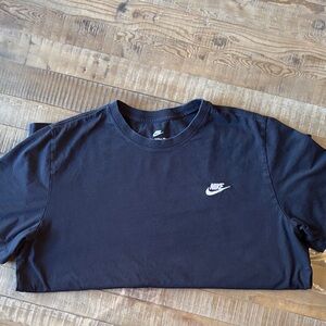 Nike black men's T